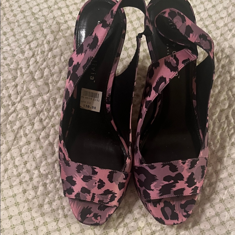 Stylish Pink Leopard Print Women's Sandals